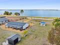 Amazing home with views over Lake Bolac