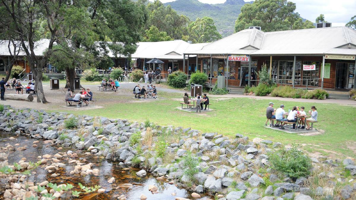 Outages expected in Halls Gap as Telstra upgrades base station